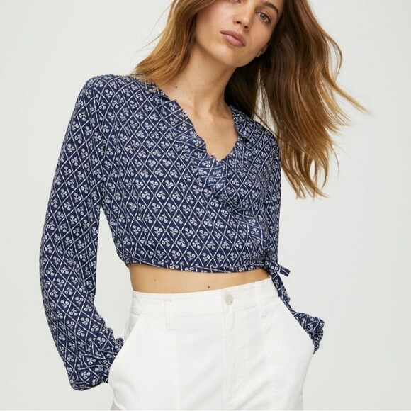Aritzia Sunday Best Gigi Blouse Crop Blue Side Tie Ruffle Size Small Long Sleeve - Picture 1 of 7